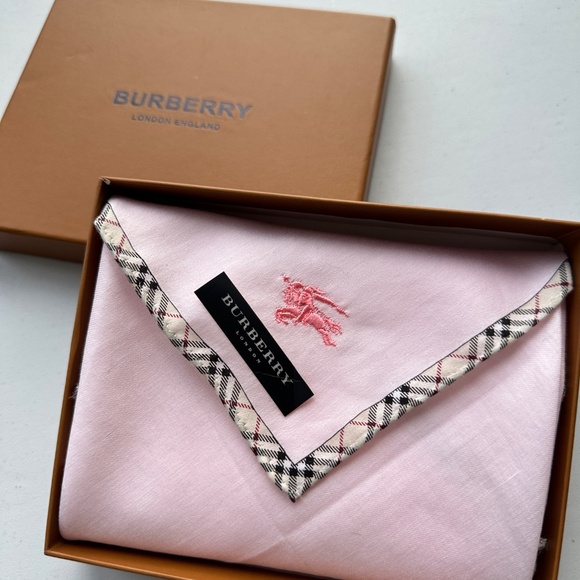 100% Authentic Burberry NWT Pink Tartan Scarf Handkerchief Made in Japan - Picture 12 of 13
